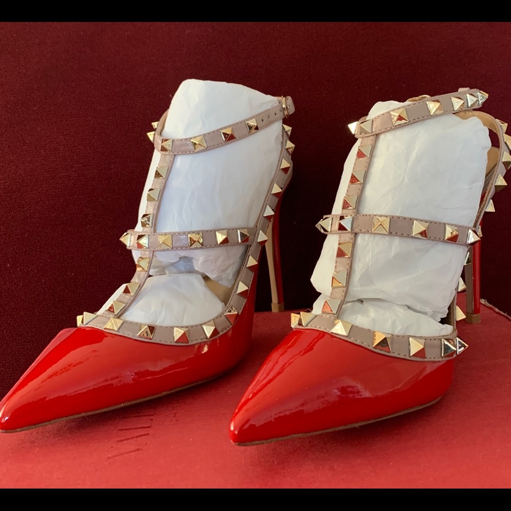 Valentino Garavani Rockstud ankle strap pump